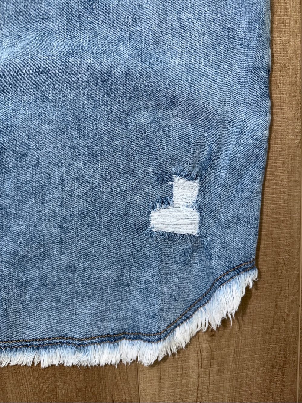 Anthropologie Pilcro Distressed Chambray Relaxed Fit Shirt Jacket - XL - Picture 3 of 9